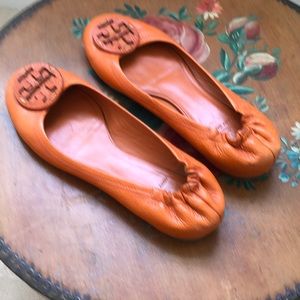 Tory Burch orange leather mini travel ballet flats